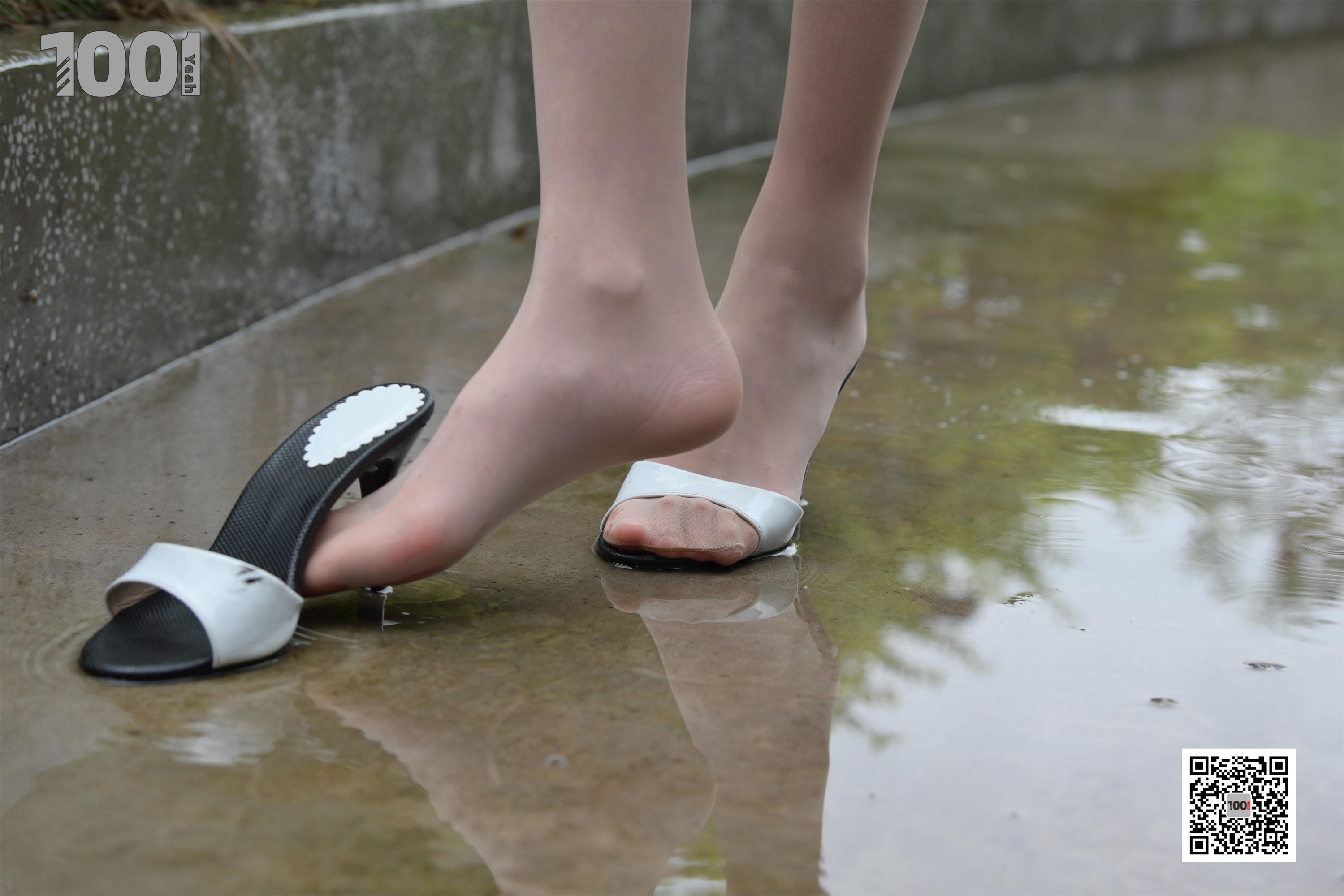 IESS异思趣向  一千零一夜《雨中漫步2》